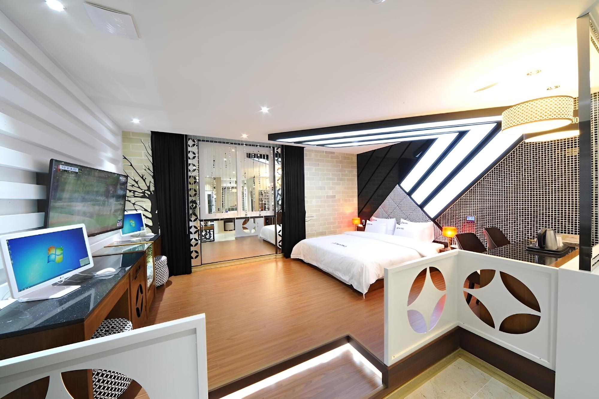 Room (Suite King (styler spa bathtub air pu) photo 1