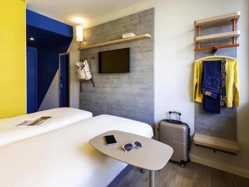Standard Room, 2 Twin Beds, Accessible - Photo 1