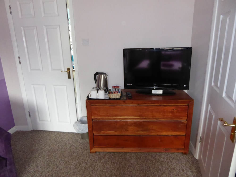 Double Room, Private Bathroom (Loddon) photo 2