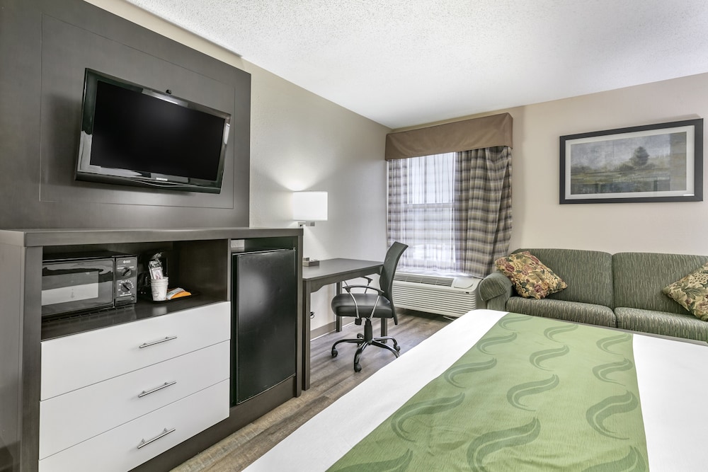 Standard Room, 2 Queen Beds, Non Smoking - Photo 7