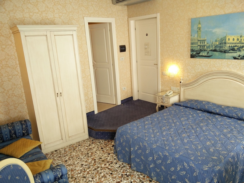 Junior Suite, Lagoon View