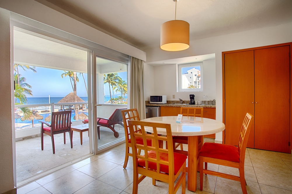 Suite, 2 Bedrooms, Balcony (Ocean front. Balcony or Terrace) - Photo 4