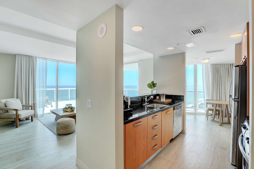 Suite, Multiple Beds - Photo 2