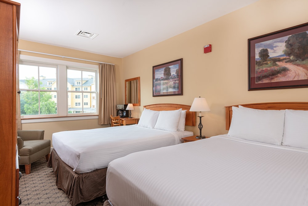 Room, 2 Queen Beds - Photo 1