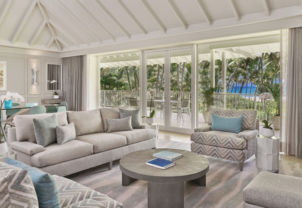 Suite, Oceanfront (Governor) photo 1