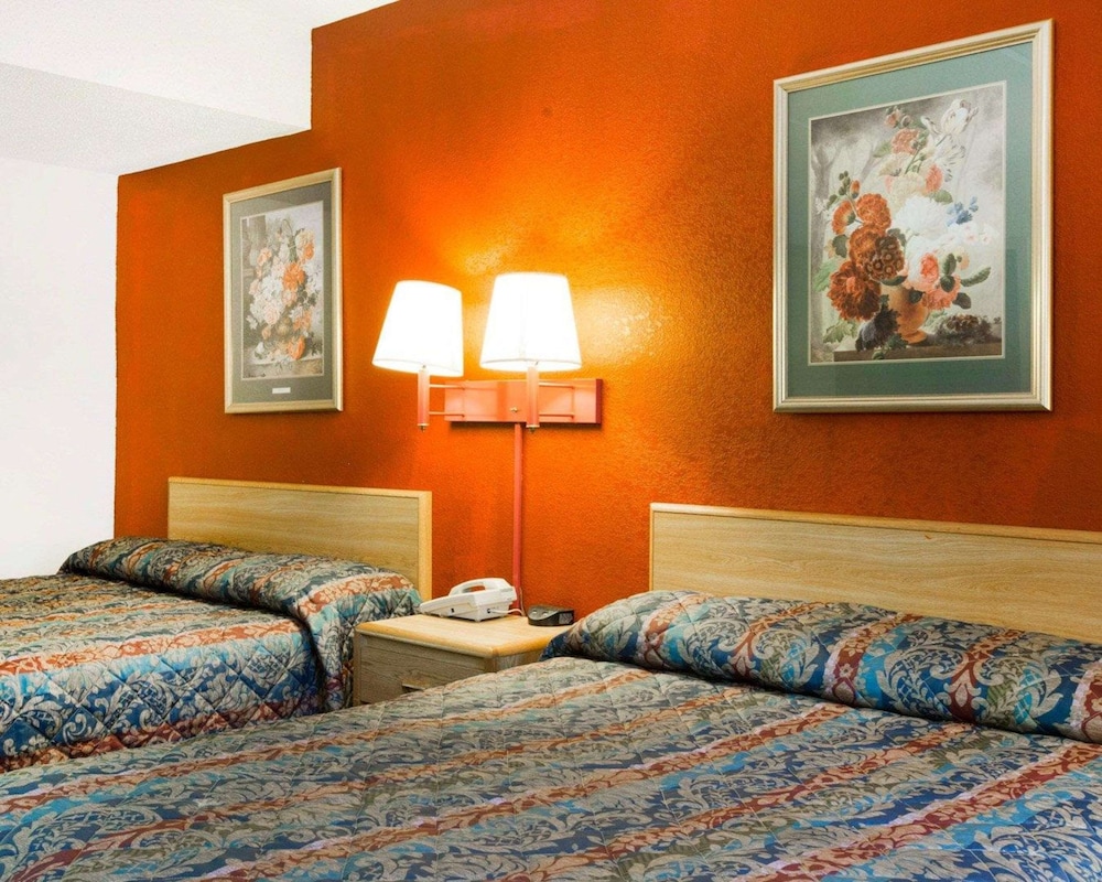 Standard Double Room, 2 Double Beds, Smoking - Photo 4