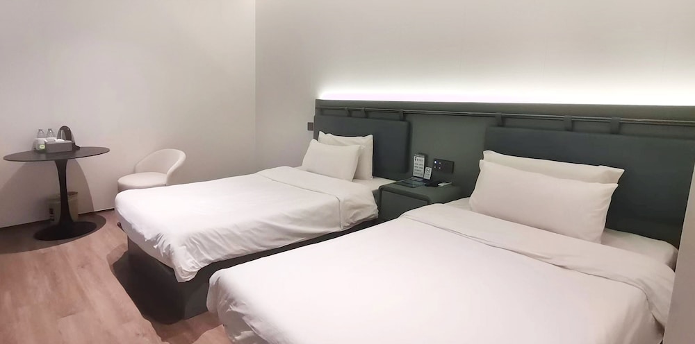 Luxury Twin Room