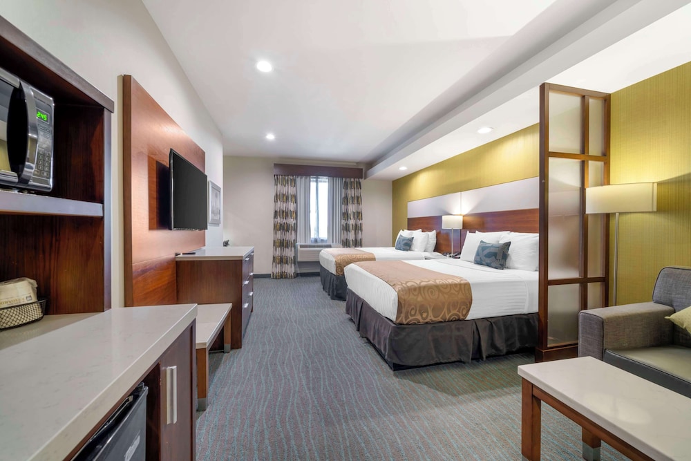 Suite, Multiple Beds, Non Smoking, Refrigerator & Microwave (with Sofabed)