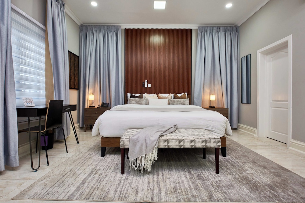 Executive Suite, 1 King Bed photo 2