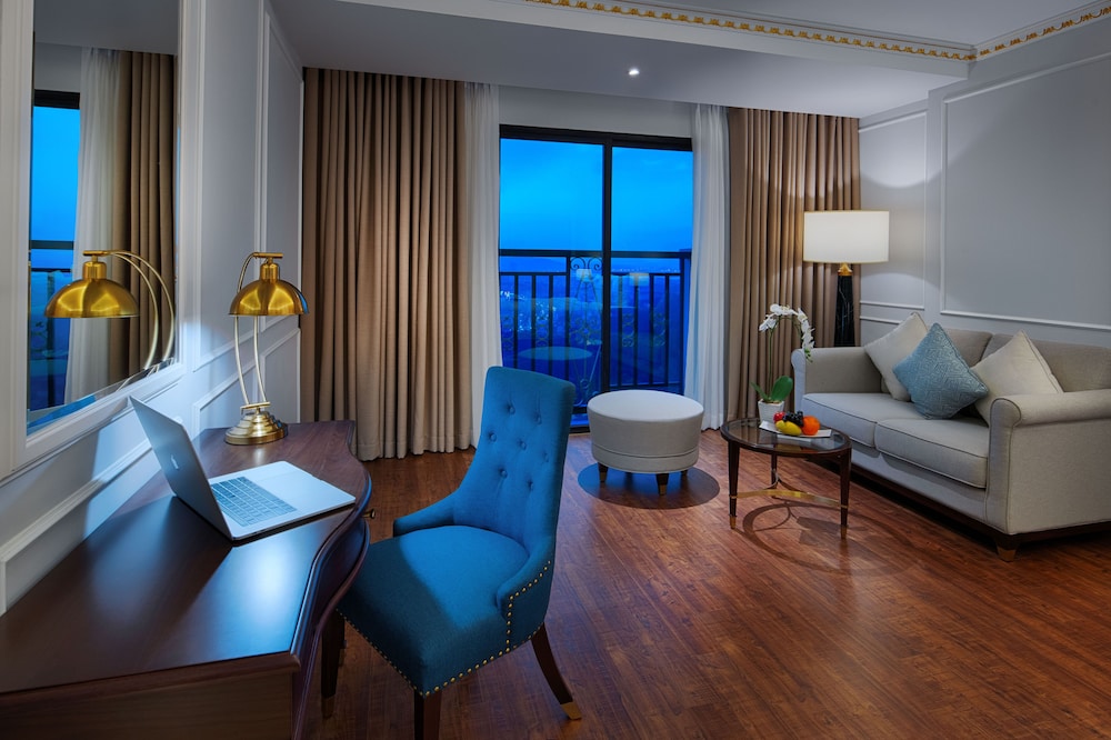 Deluxe Twin Room, Bay View - Photo 8