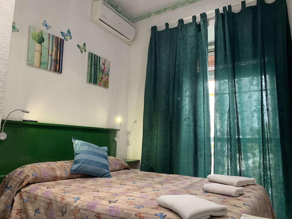 Habitación Doble o con Dos Camas (Baño Privado fuera de la habitación)