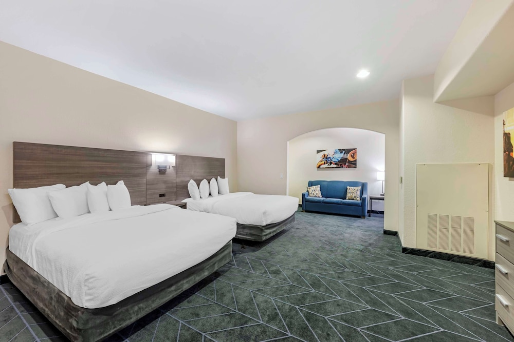 Standard Room, 2 Queen Beds, Bathtub photo 3