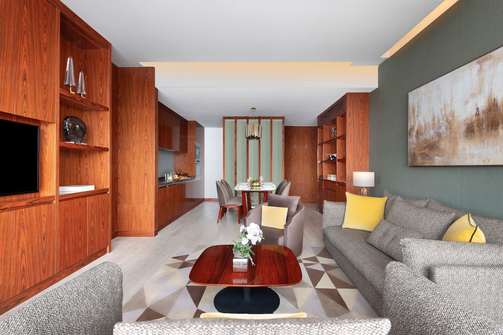 Superior Suite, 2 Bedrooms With Beach Access,  Non Smoking, City View photo 3