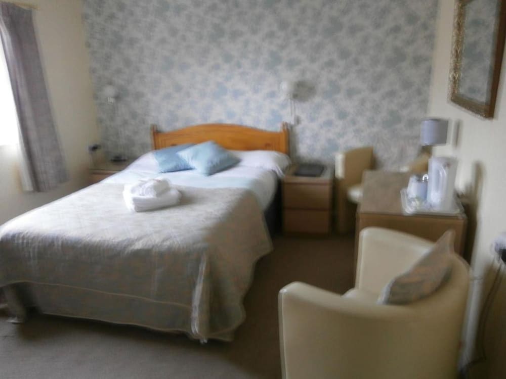 Double Room, Shared Bathroom (Not in room, shared with other  rooms)