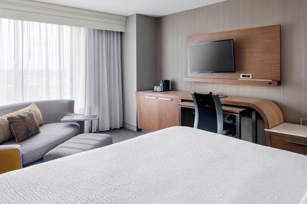 Suite, 1 Bedroom (Hearing Accessible) - Photo 1