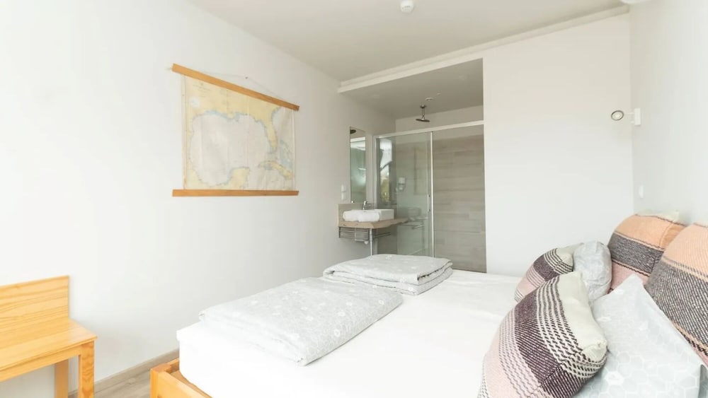 Double Room, Private Bathroom, Garden View (Ensuite)