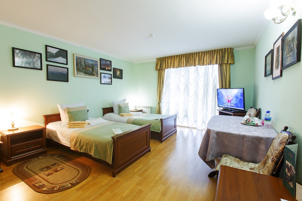 Family Room, Ground Floor photo 1