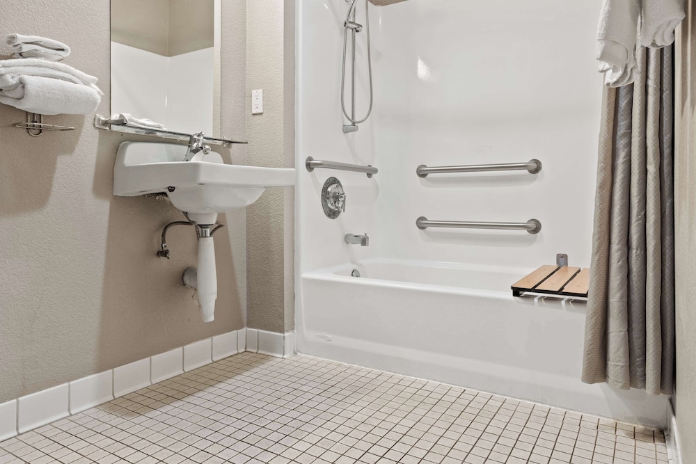 Deluxe Room, 2 Double Beds, Non Smoking, Refrigerator