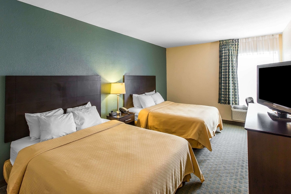 Standard Room, 2 Queen Beds, Non Smoking - Photo 3