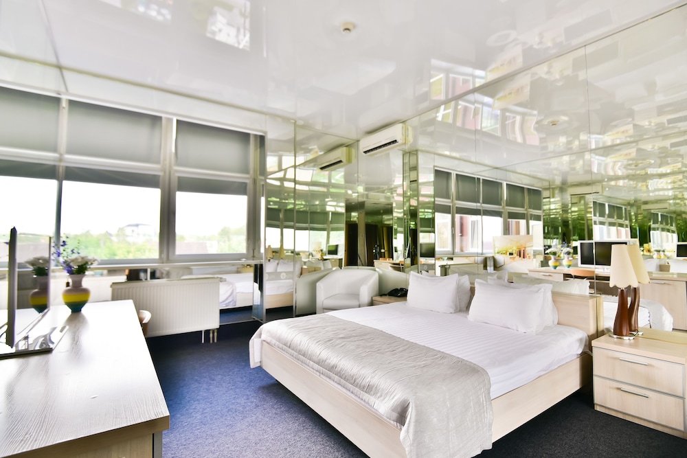 Signature Double Room photo 1