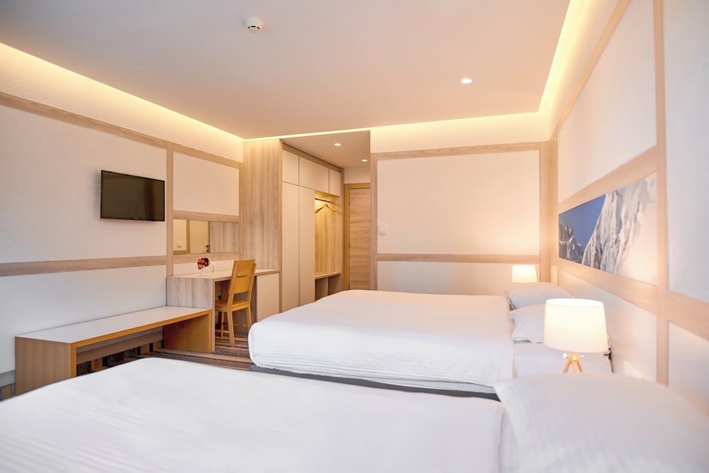 Deluxe Triple Room photo 2
