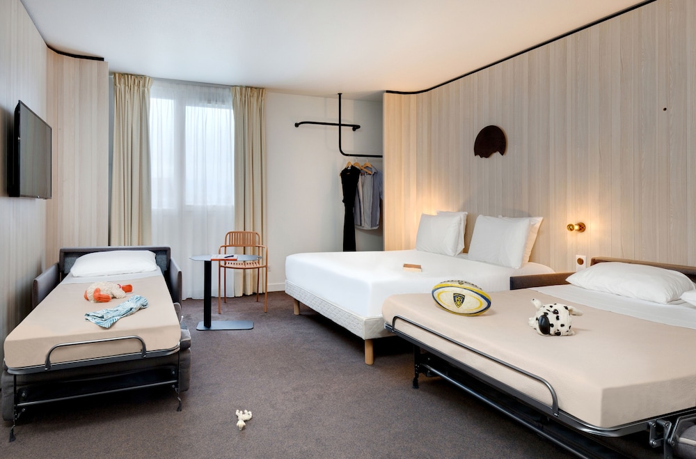 Standard Room, Multiple Beds (Quintuple) photo 3