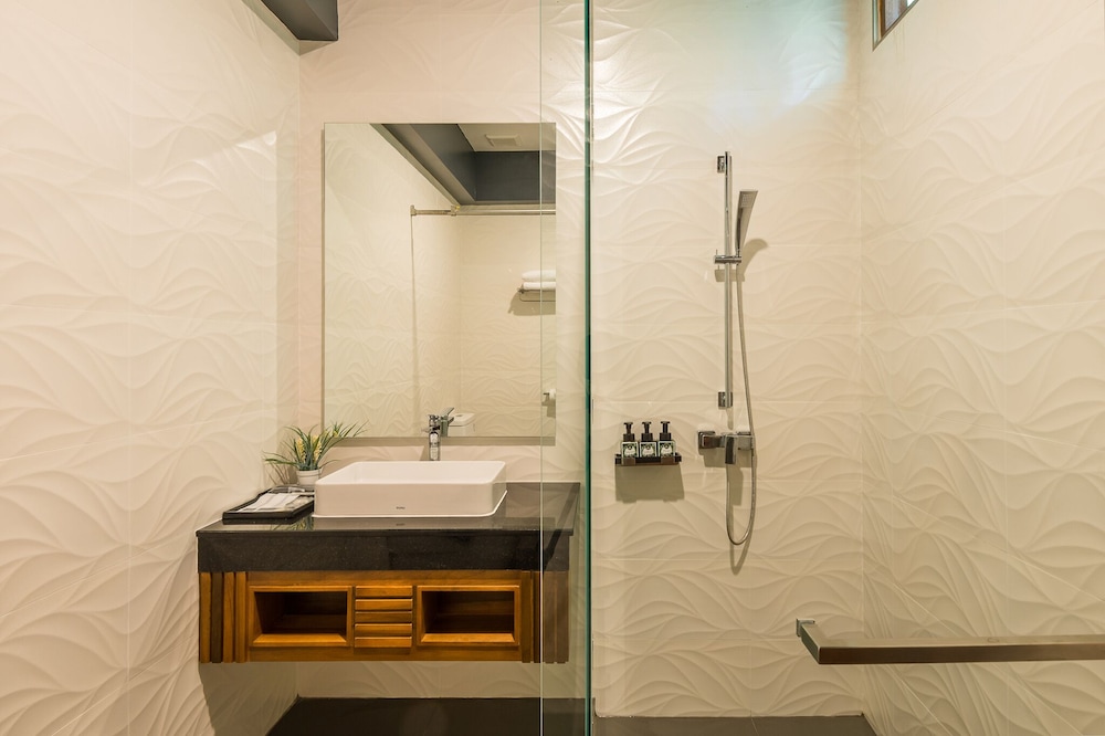 Two-Bedroom Villa - Photo 9