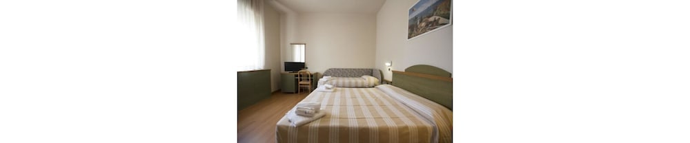Quadruple Room - Photo 6