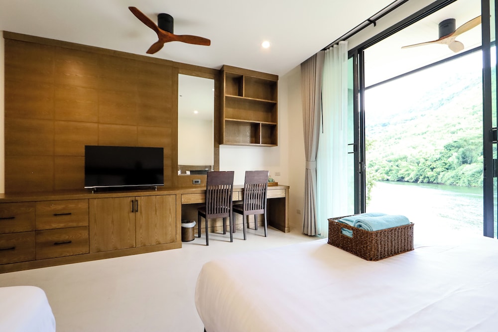 Deluxe Quadruple Room - Photo 7