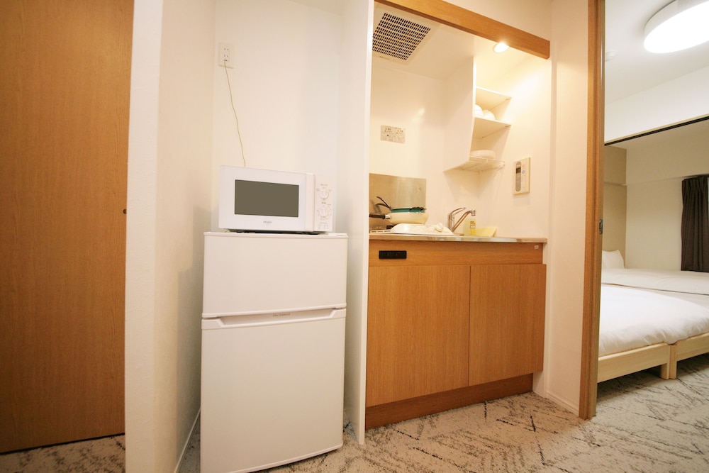 Family Room, 2 Queen Beds, Non Smoking, Kitchen (2 Queen Beds, 1 Double Bed) - Photo 7