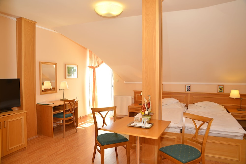 Family Room - Photo 1