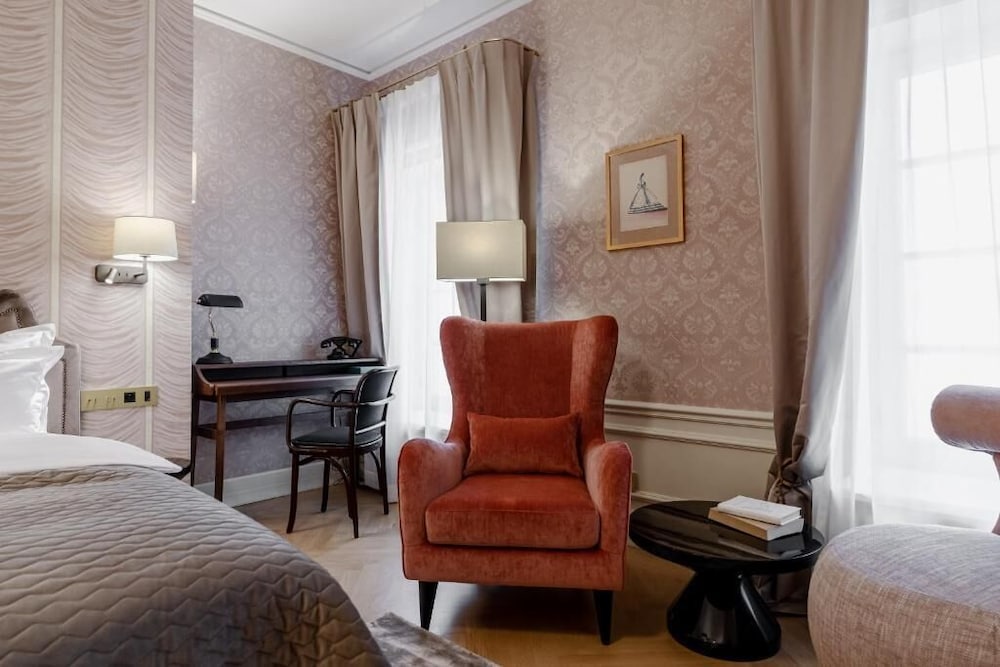 Standard Twin Room - Photo 2