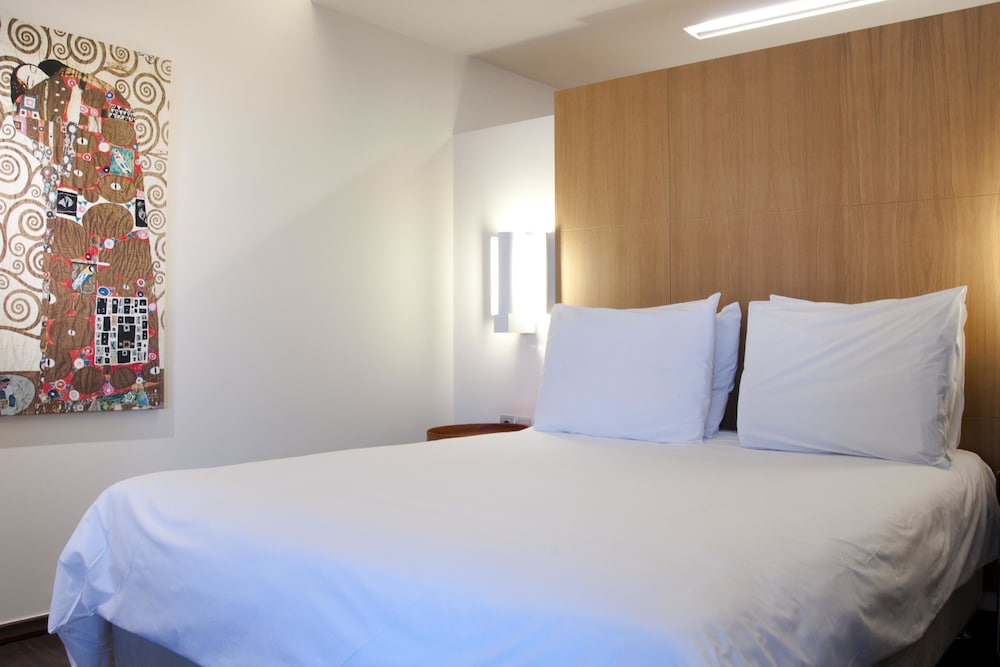 Executive Room - Photo 7