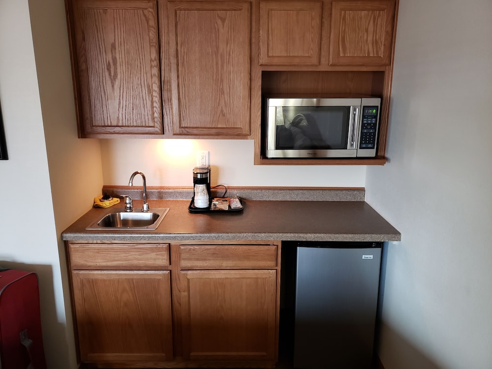 Room, 1 King Bed, Kitchenette photo 2