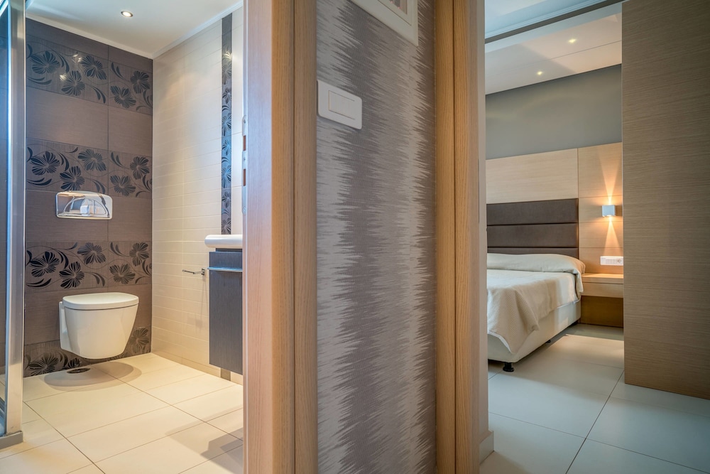 Superior Suite, Sea View (For 2) - Photo 2