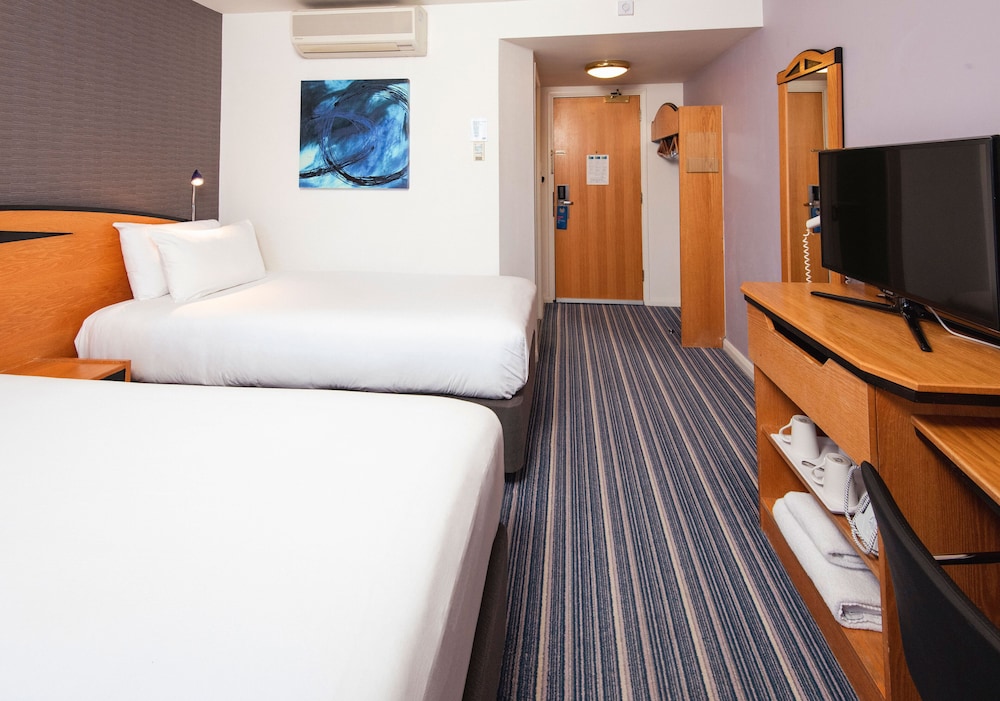 Standard Room, 2 Twin Beds (with Free Hot Breakfast) photo 3