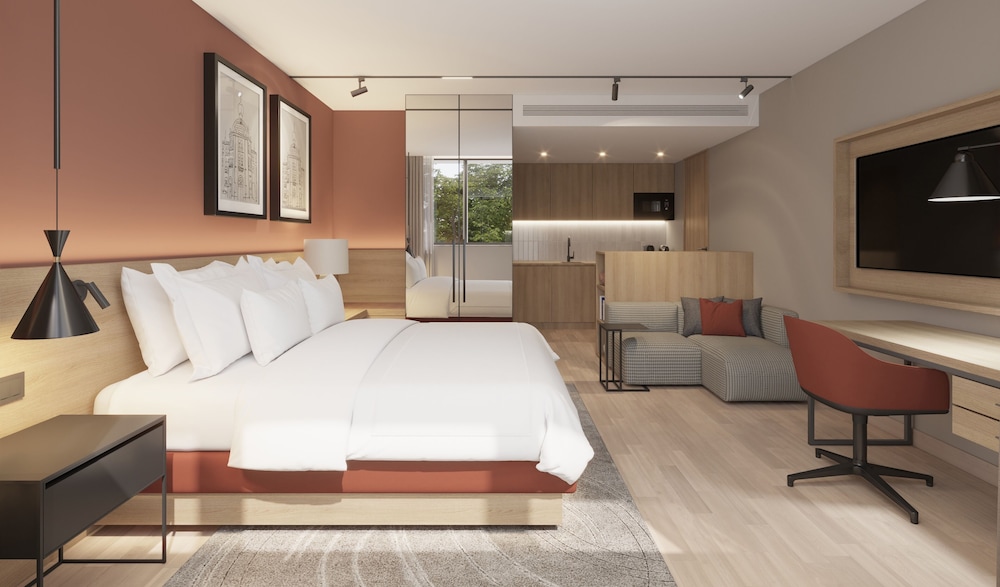Studio, 1 Queen Bed, City View