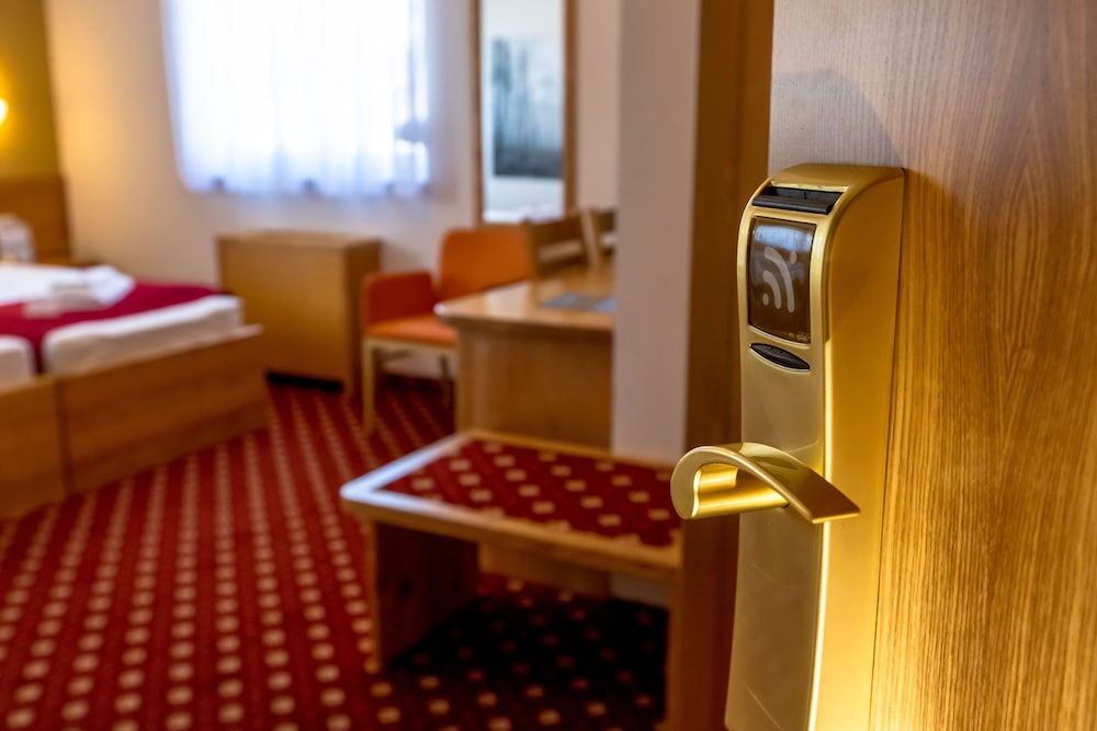 Double or Twin Room, 1 Bedroom photo 2