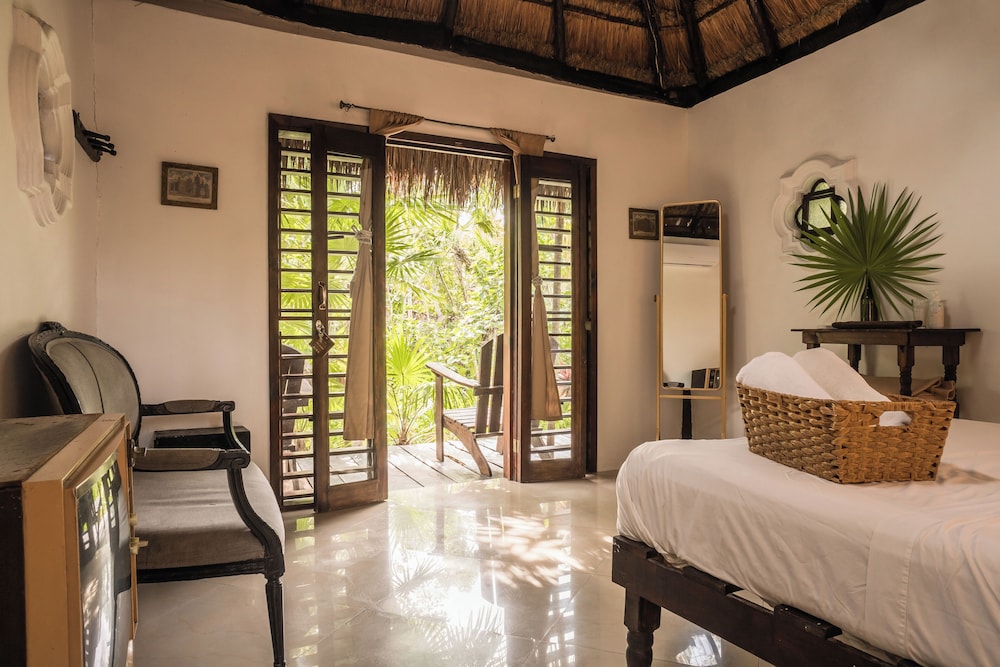Cabin, 1 Queen Bed, Garden View