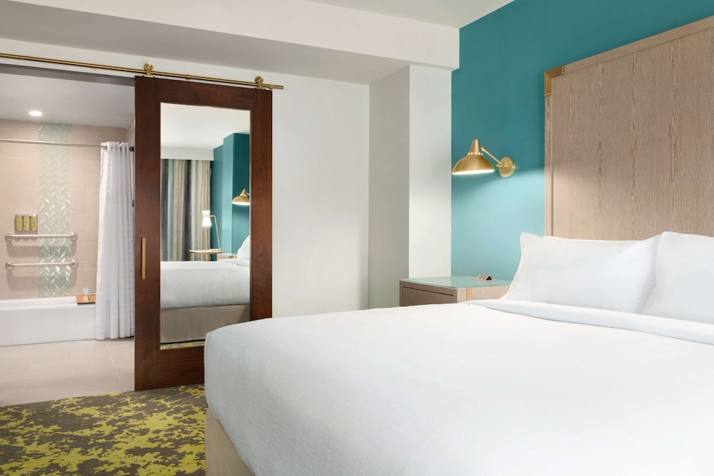 Suite, 1 Bedroom, Balcony