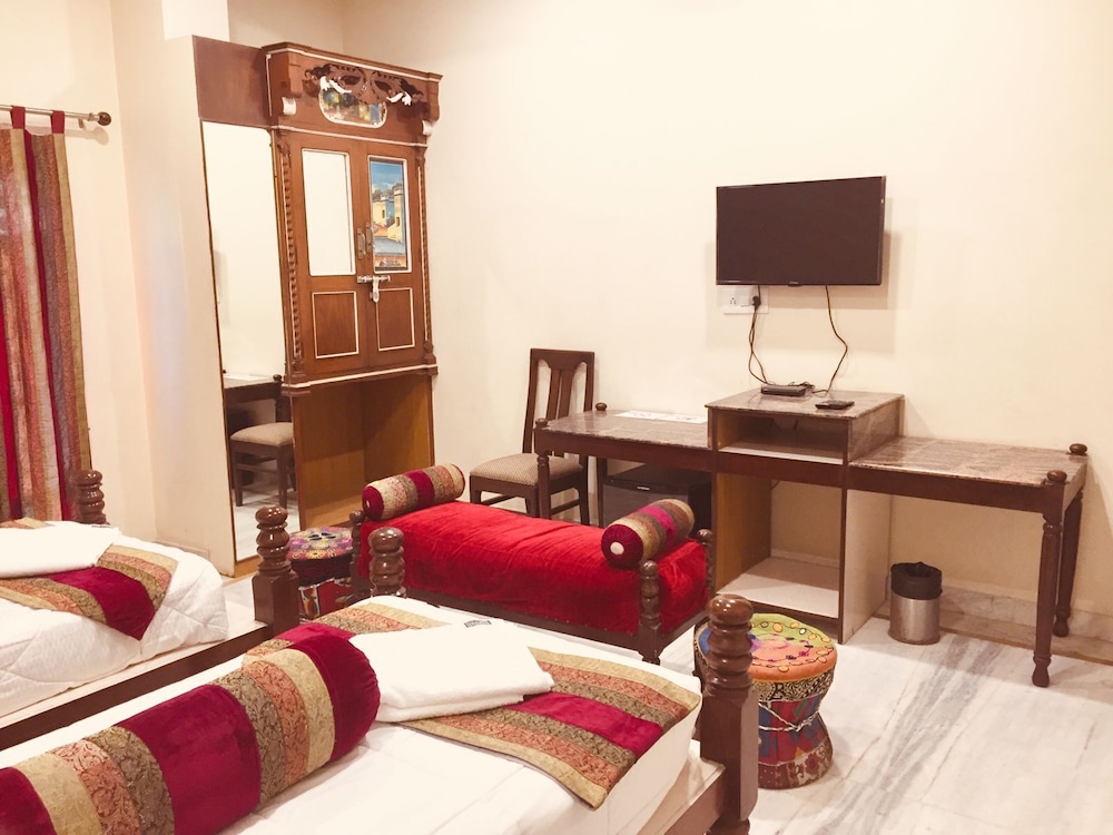 Deluxe Double or Twin Room - Photo 8