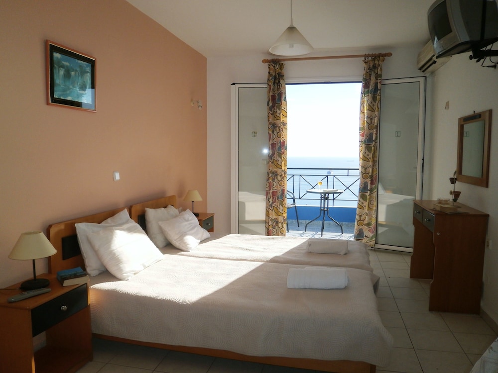 Studio, Sea View