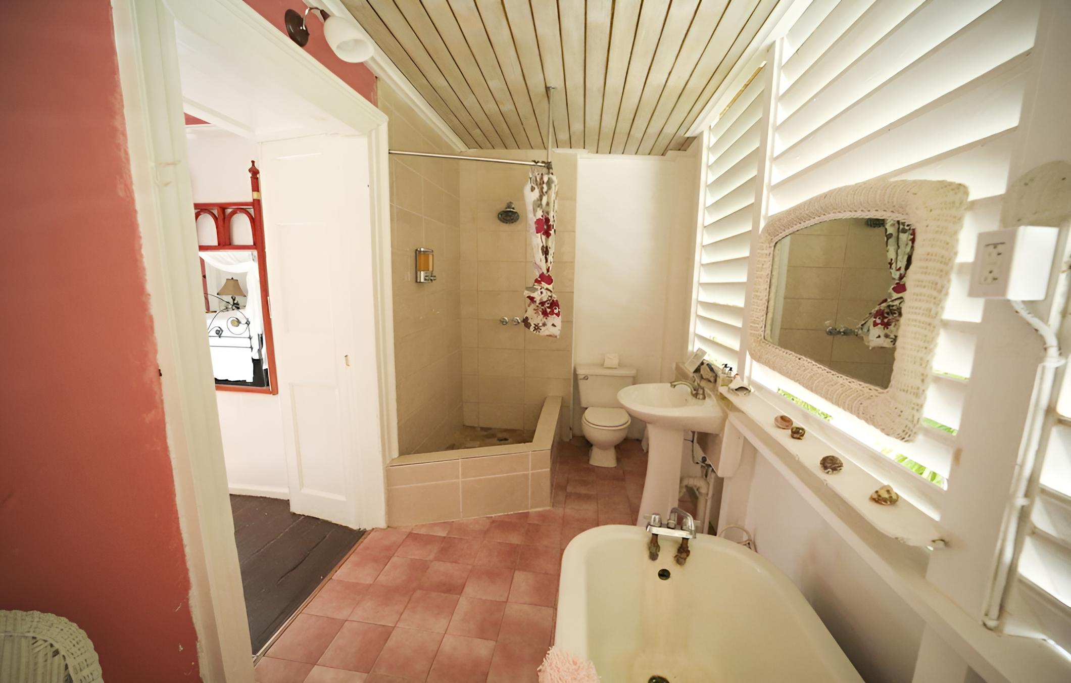 Suite, 1 Queen Bed (French) photo 3