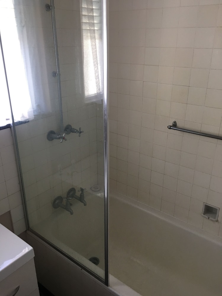 Standard Room, Non Smoking, Kitchenette (Queen Suite) photo 2