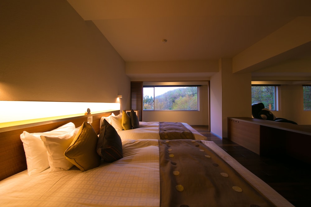 Luxury Suite, 2 Twin Beds, Smoking, Bathtub (Adult Only)【Not Available for 1 Person】 photo 3