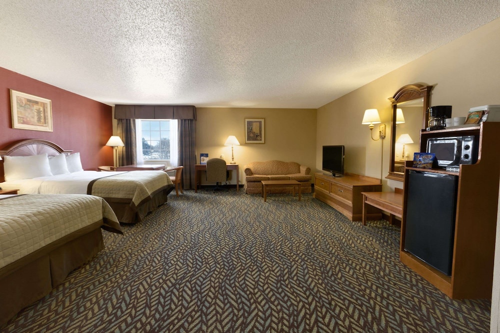 Studio Suite, 2 Queen Beds, Non Smoking - Photo 1