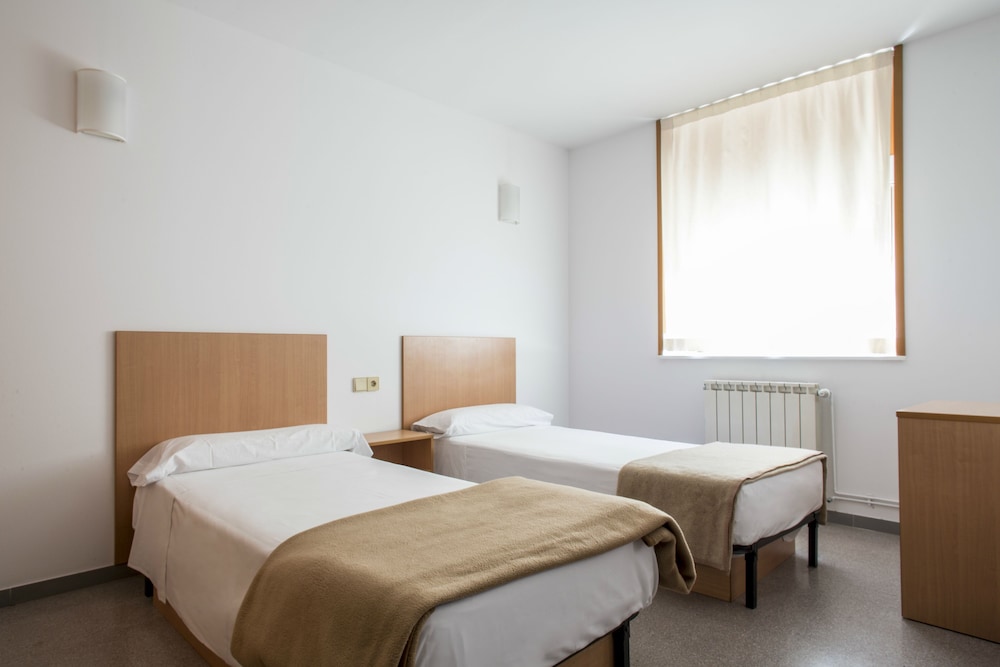 Classic Studio, 3 Twin Beds