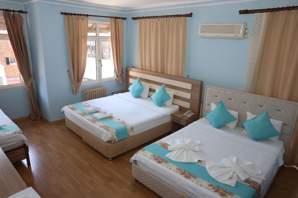 Deluxe Quadruple Room - Photo 3