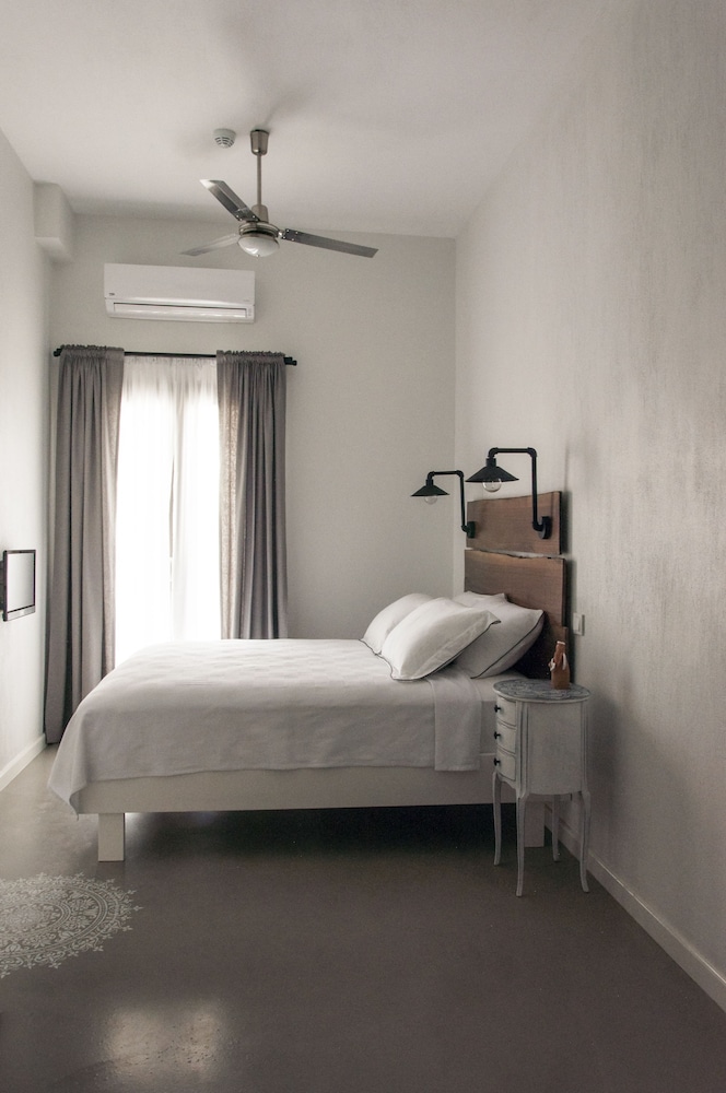 Deluxe Double Room, 1 Double Bed, Garden View, Courtyard Area, photo 6