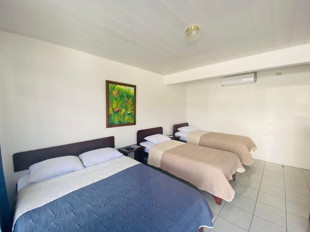 Economy Quadruple Room photo 1